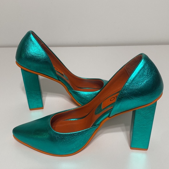Green Leather Metallic Heels - Picture 14 of 16